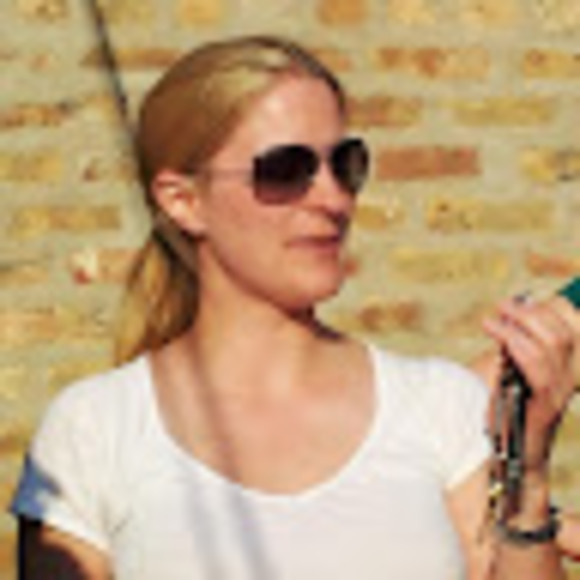 Meet your Posher, Liz - Picture 1 of 1